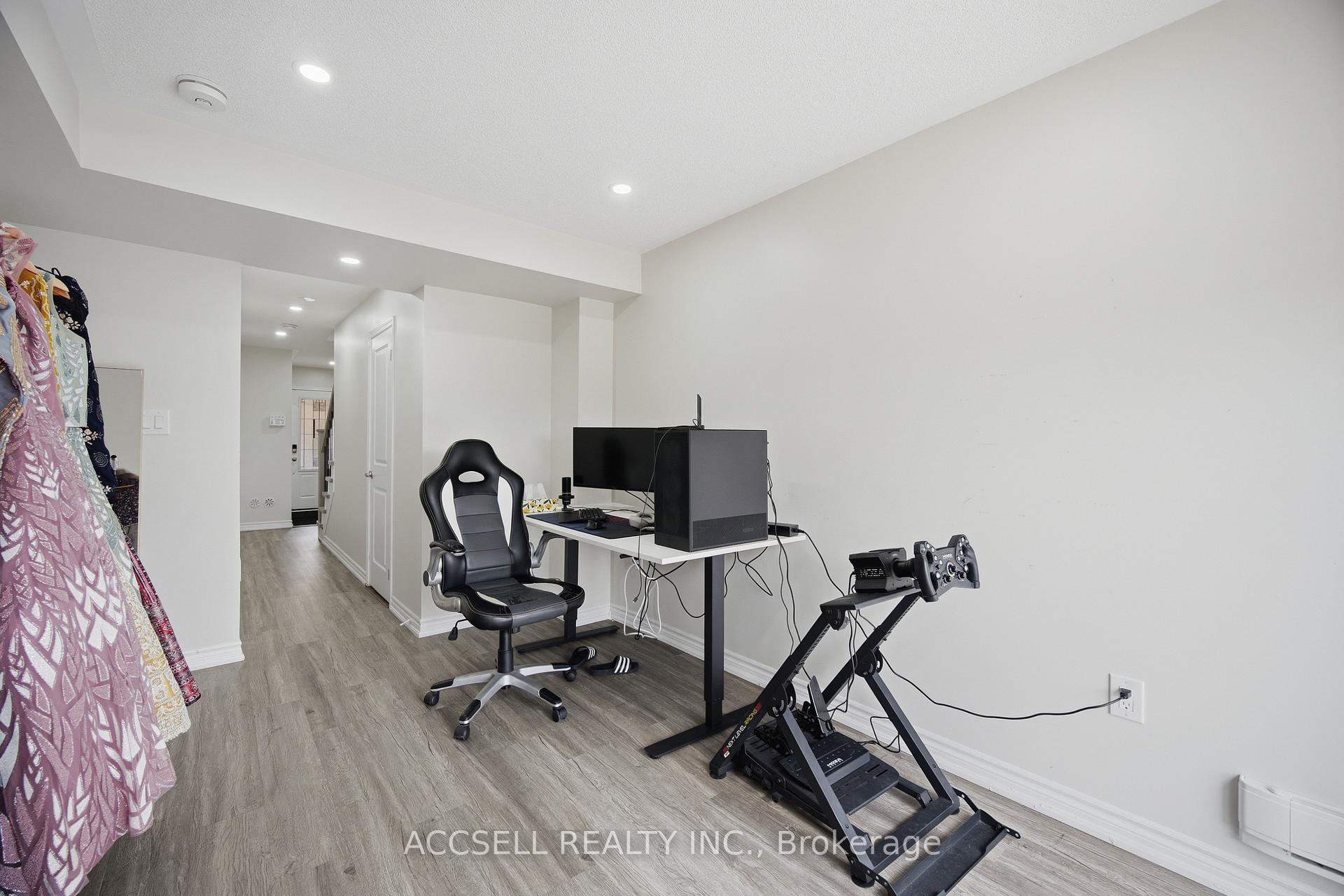 Photo 38 of 80 Bannister Crescent, Brampton, Northwest Brampton — HOMEH