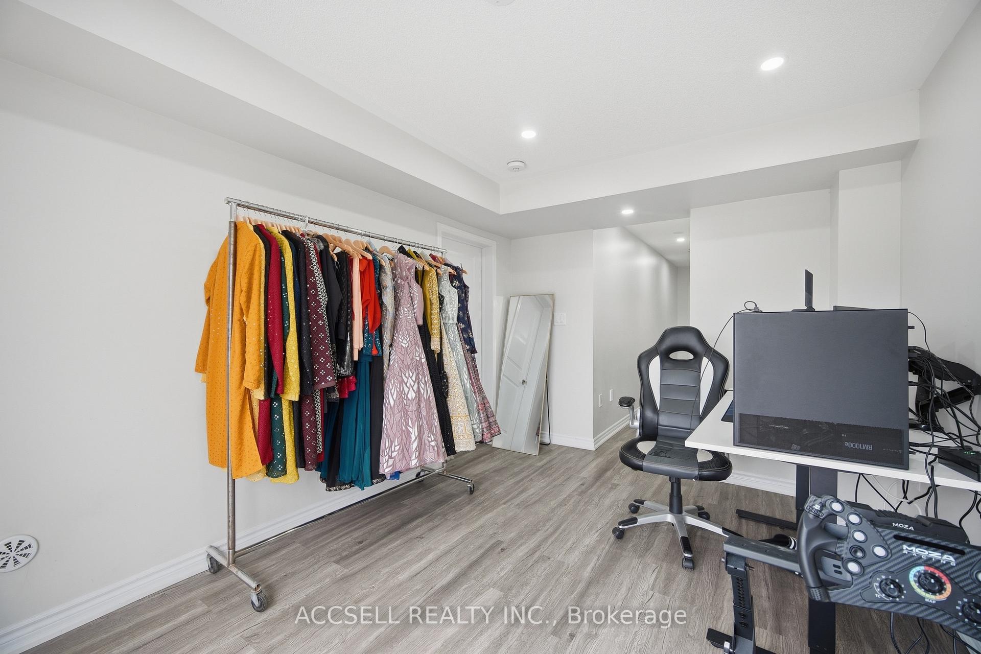 Photo 39 of 80 Bannister Crescent, Brampton, Northwest Brampton — HOMEH