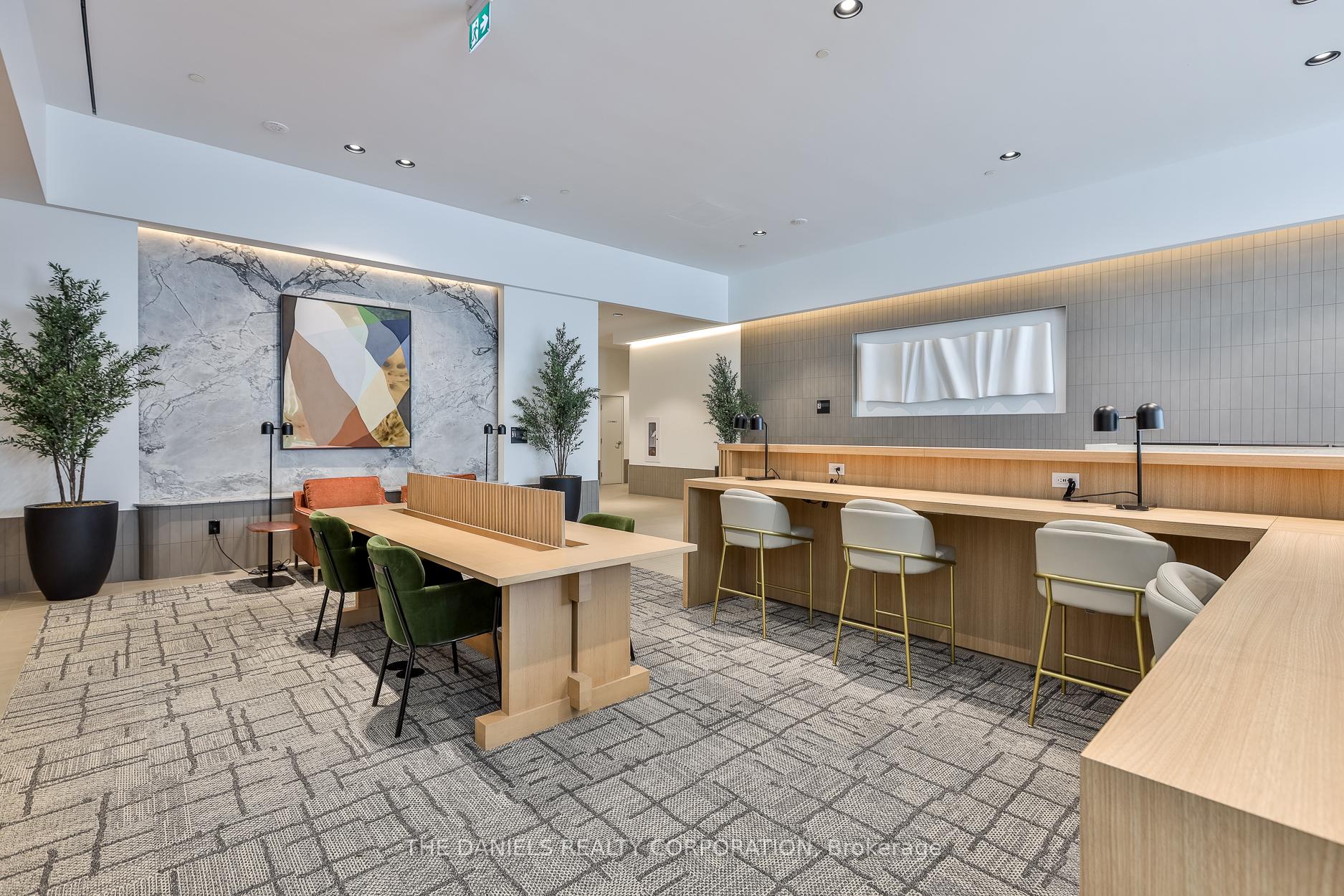 Photo 3 of Unit 2104, 395 Square One Drive, Mississauga, City Centre — HOMEH