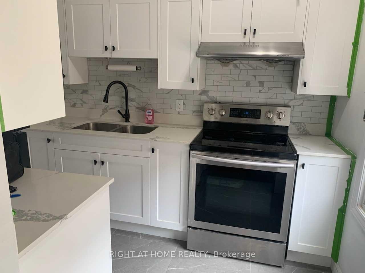Photo 5 of Unit 30, 16 Rexdale Boulevard, Etobicoke, Rexdale-Kipling — HOMEH