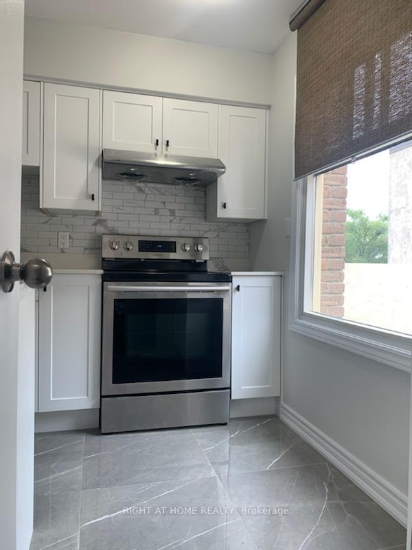 Photo 6 of Unit 30, 16 Rexdale Boulevard, Etobicoke, Rexdale-Kipling — HOMEH