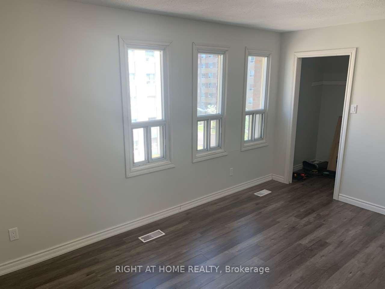 Photo 8 of Unit 30, 16 Rexdale Boulevard, Etobicoke, Rexdale-Kipling — HOMEH