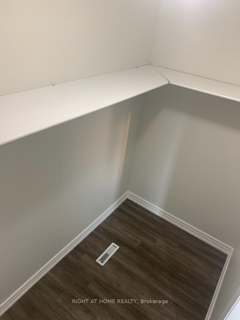 Photo 11 of Unit 30, 16 Rexdale Boulevard, Etobicoke, Rexdale-Kipling — HOMEH