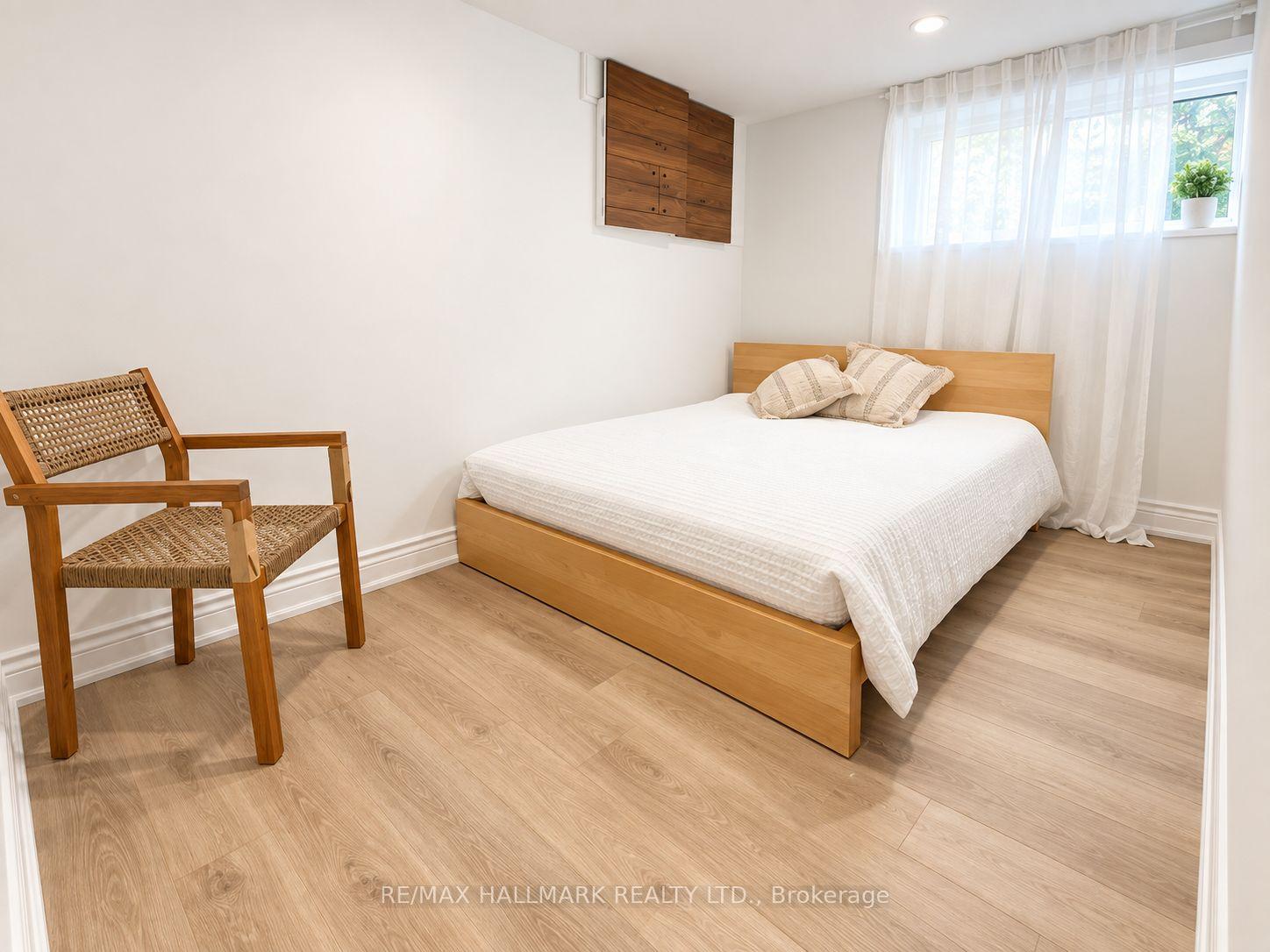 Photo 12 of 38 Cavotti Crescent, North York, Bathurst Manor — HOMEH