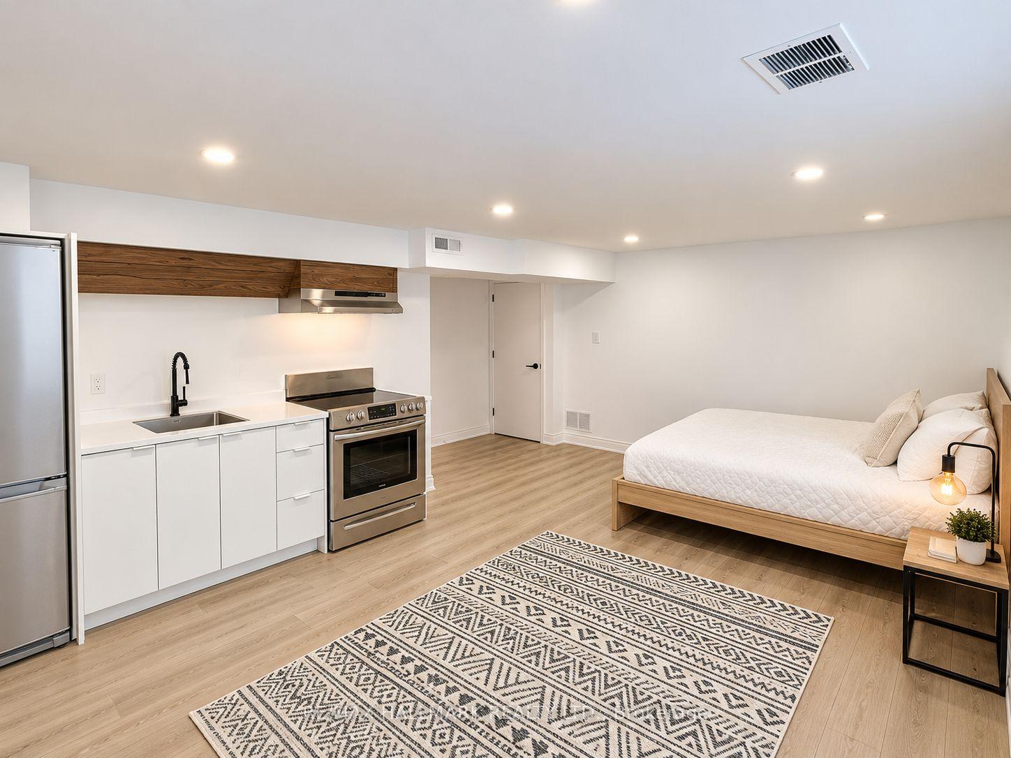 Photo 22 of 38 Cavotti Crescent, North York, Bathurst Manor — HOMEH