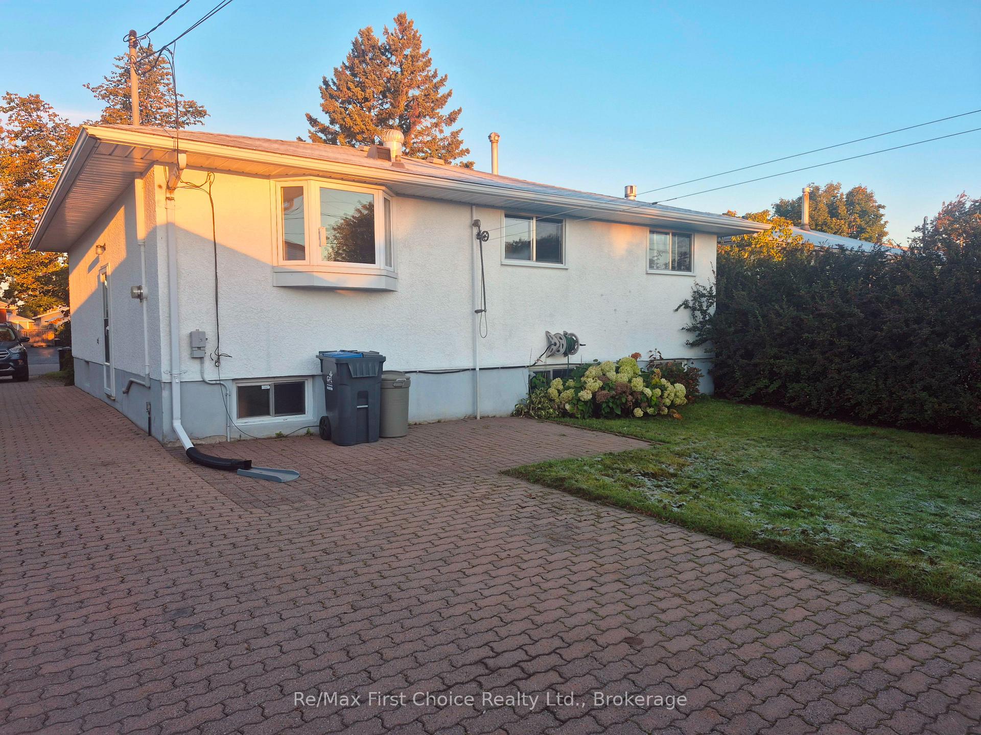 Photo 5 of 418 Westview Place, Thunder Bay, Northwood Park — HOMEH