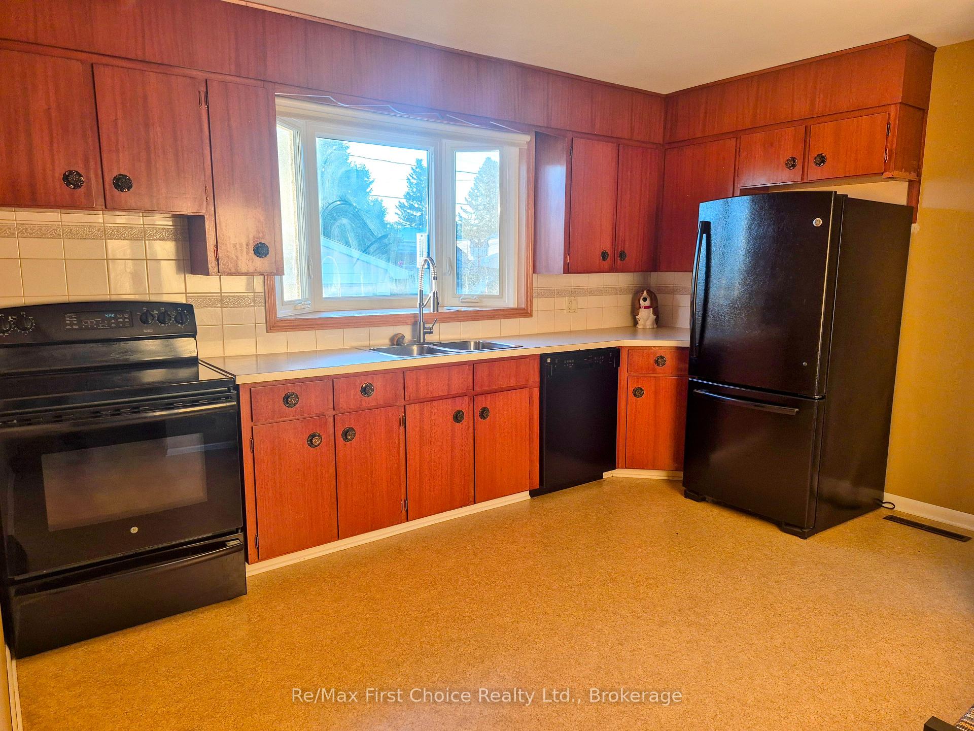 Photo 11 of 418 Westview Place, Thunder Bay, Northwood Park — HOMEH