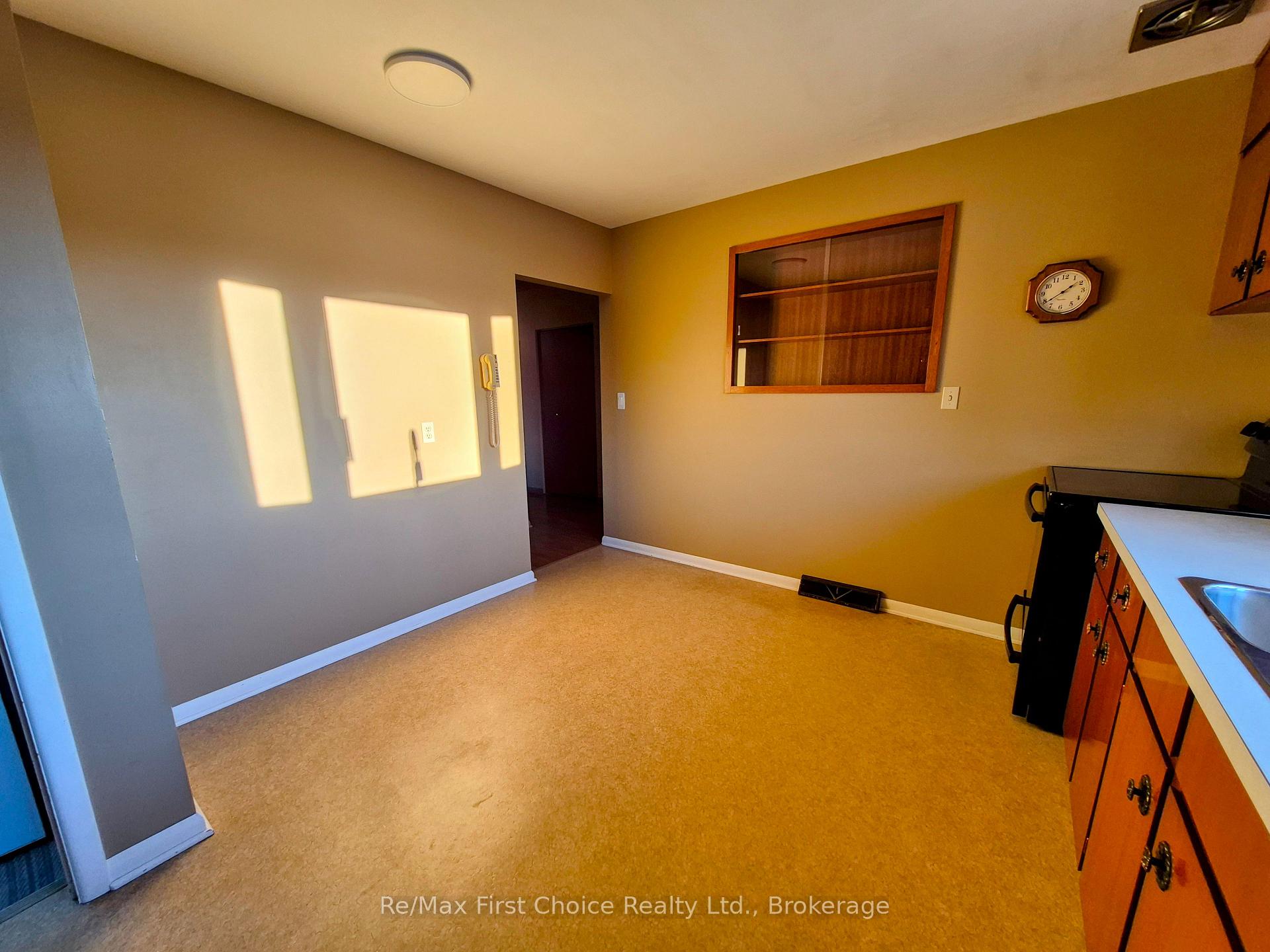Photo 12 of 418 Westview Place, Thunder Bay, Northwood Park — HOMEH