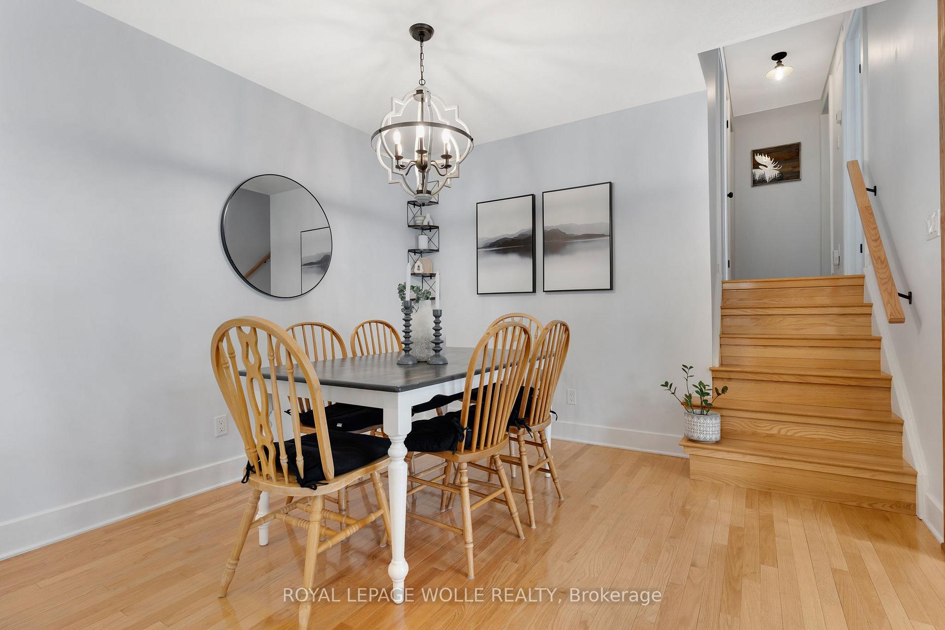 Photo 11 of Unit B, 477 Kingscourt Drive, Waterloo, Colonial Acres — HOMEH
