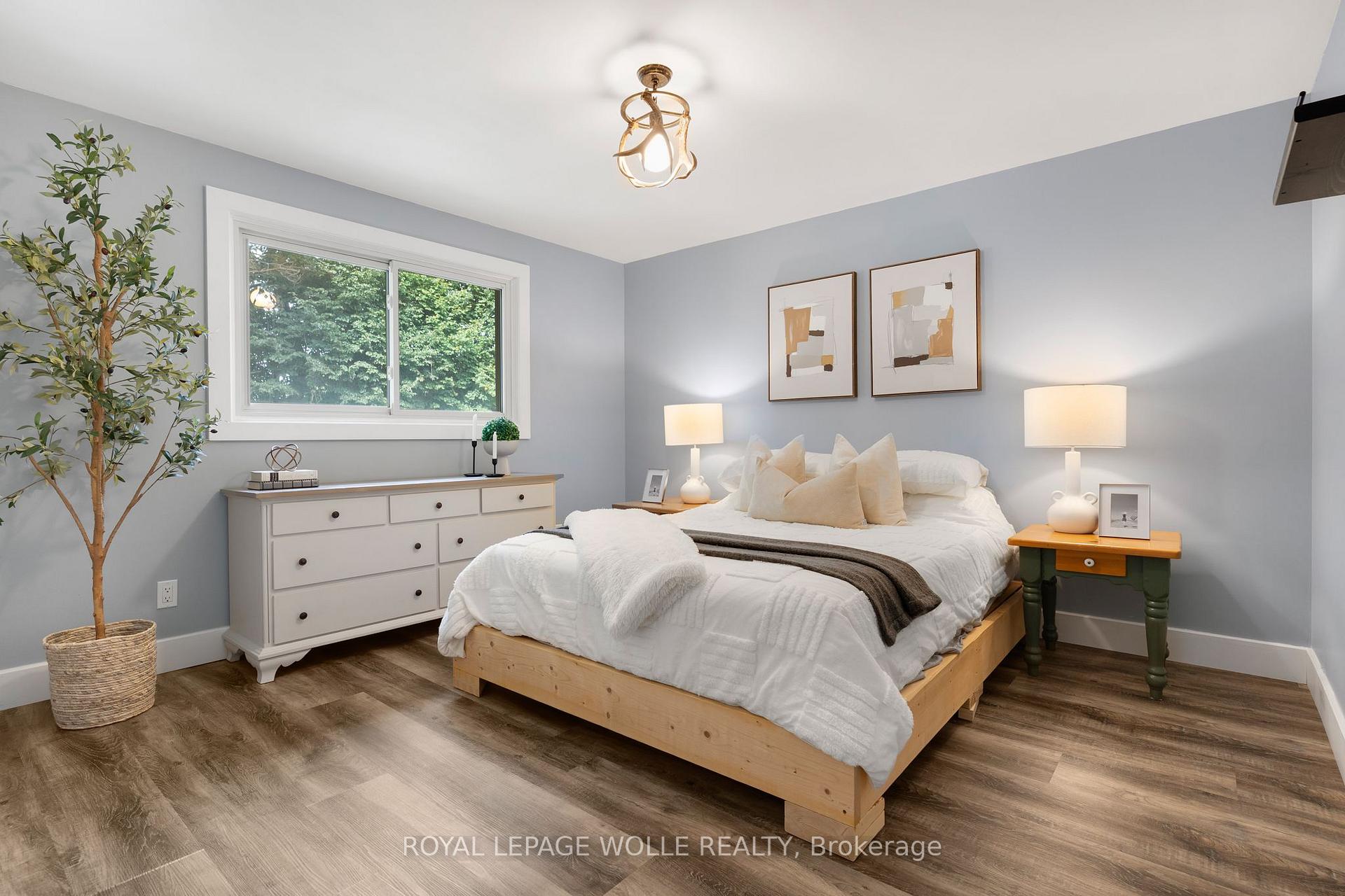 Photo 24 of Unit B, 477 Kingscourt Drive, Waterloo, Colonial Acres — HOMEH