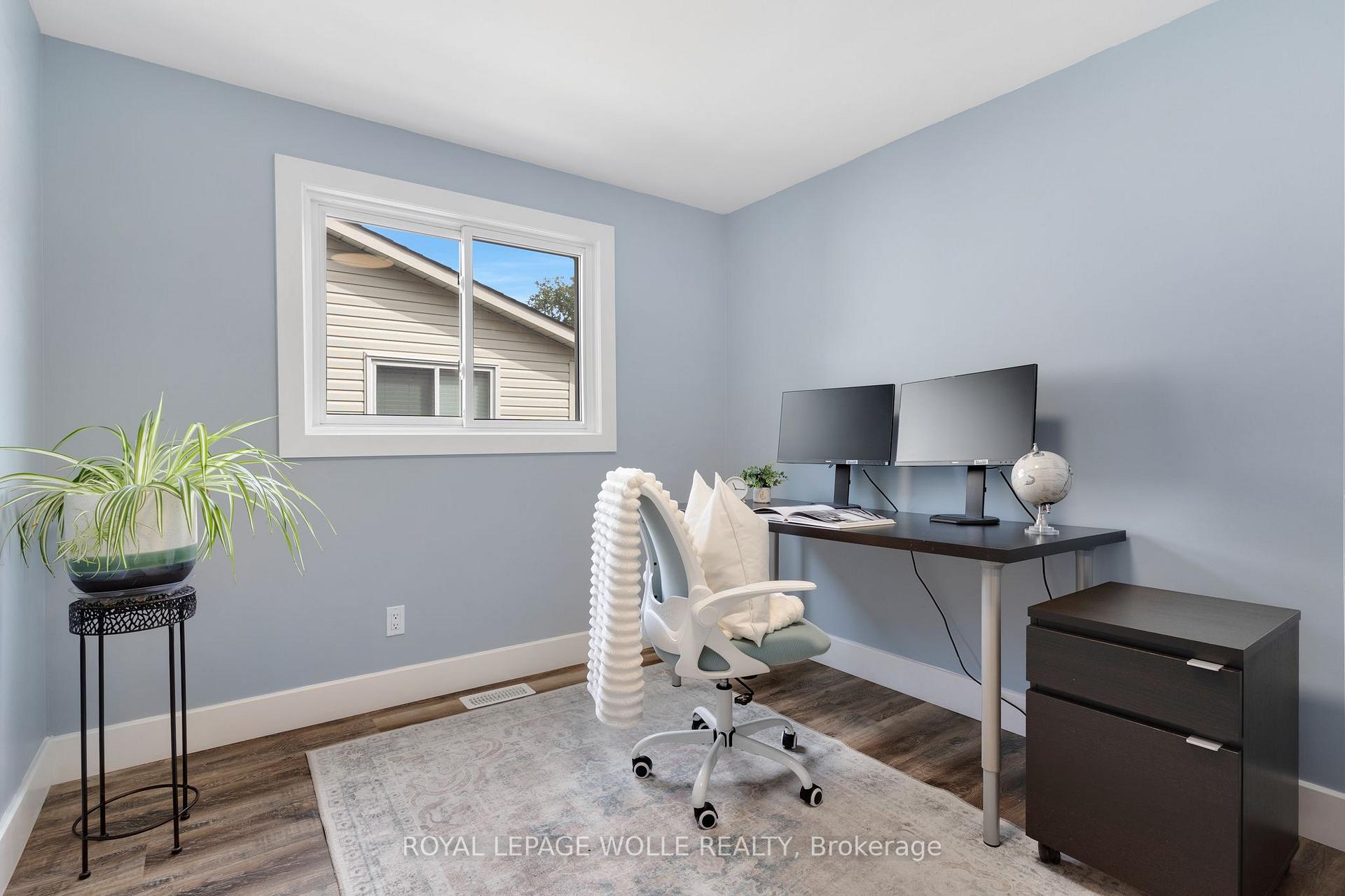 Photo 27 of Unit B, 477 Kingscourt Drive, Waterloo, Colonial Acres — HOMEH