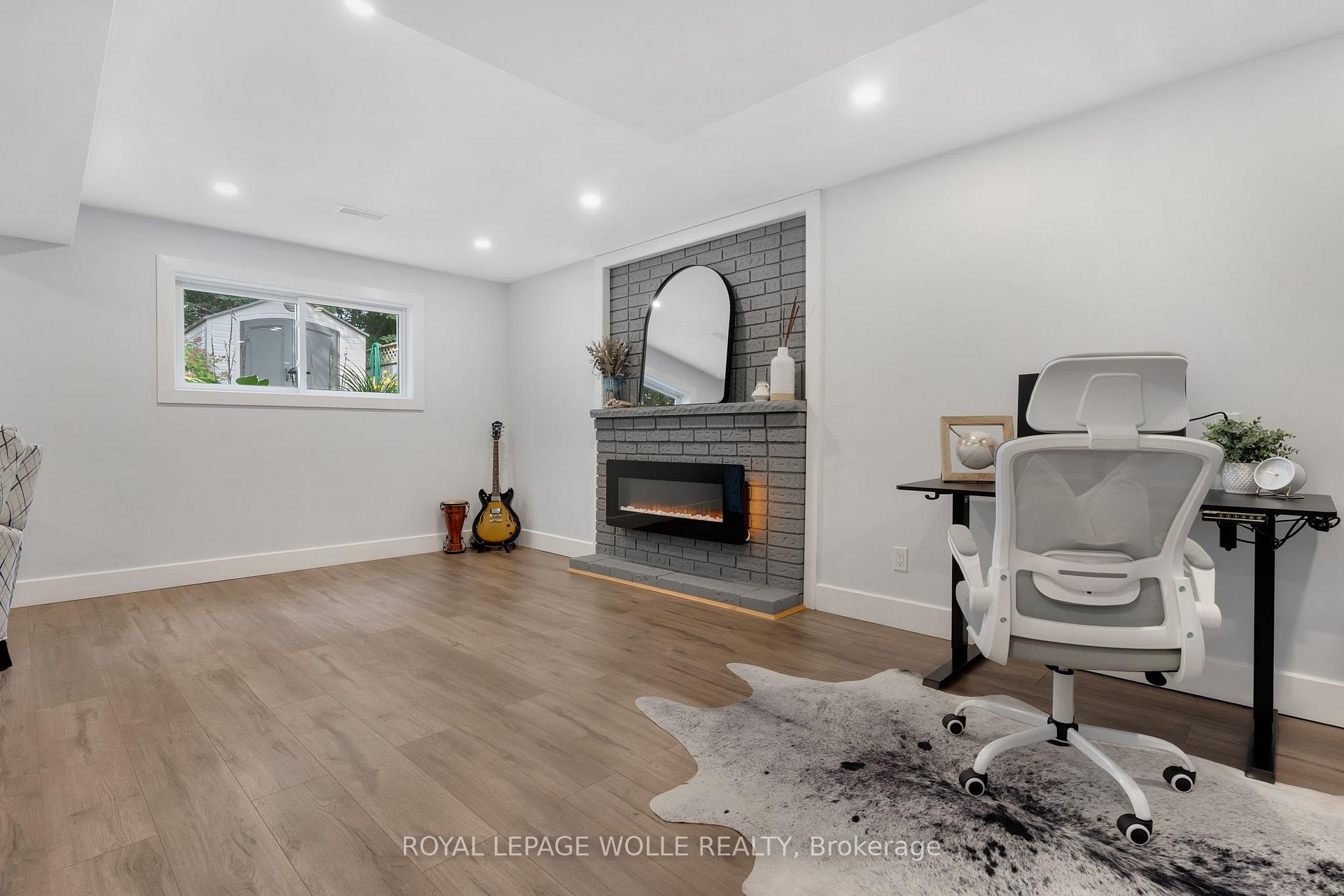 Photo 30 of Unit B, 477 Kingscourt Drive, Waterloo, Colonial Acres — HOMEH