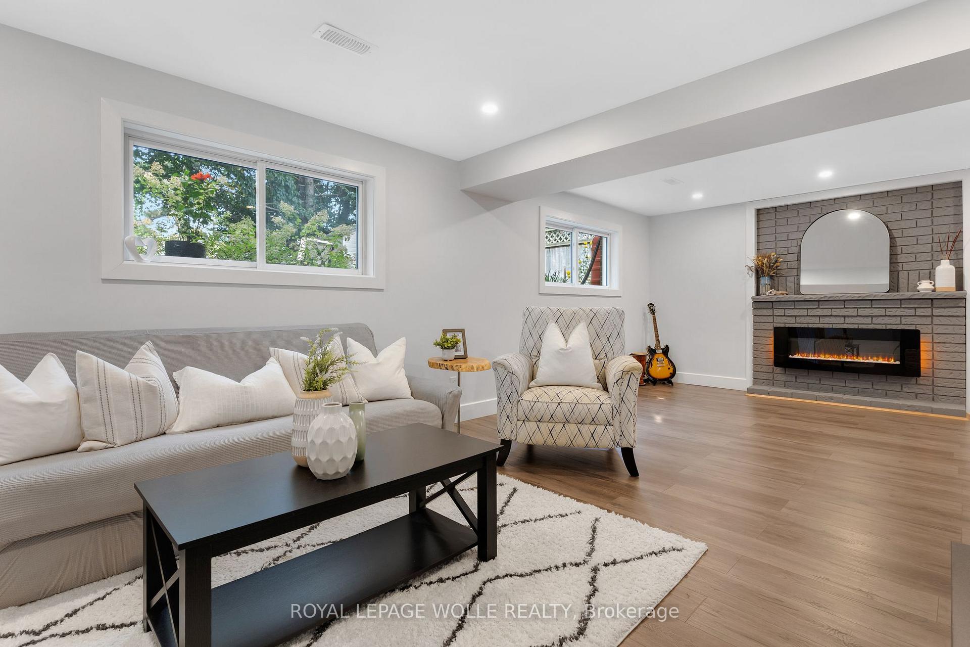 Photo 35 of Unit B, 477 Kingscourt Drive, Waterloo, Colonial Acres — HOMEH