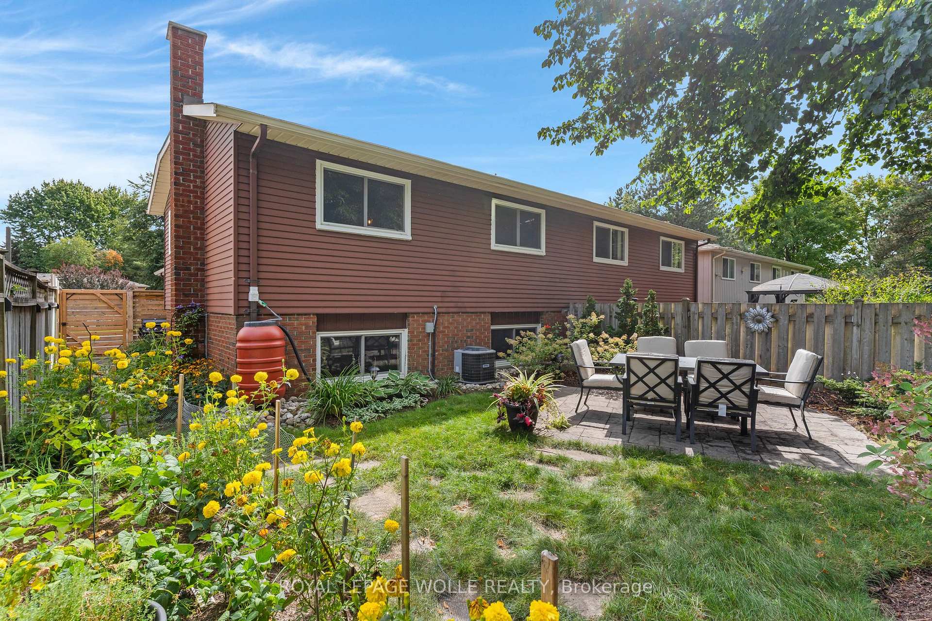Photo 40 of Unit B, 477 Kingscourt Drive, Waterloo, Colonial Acres — HOMEH