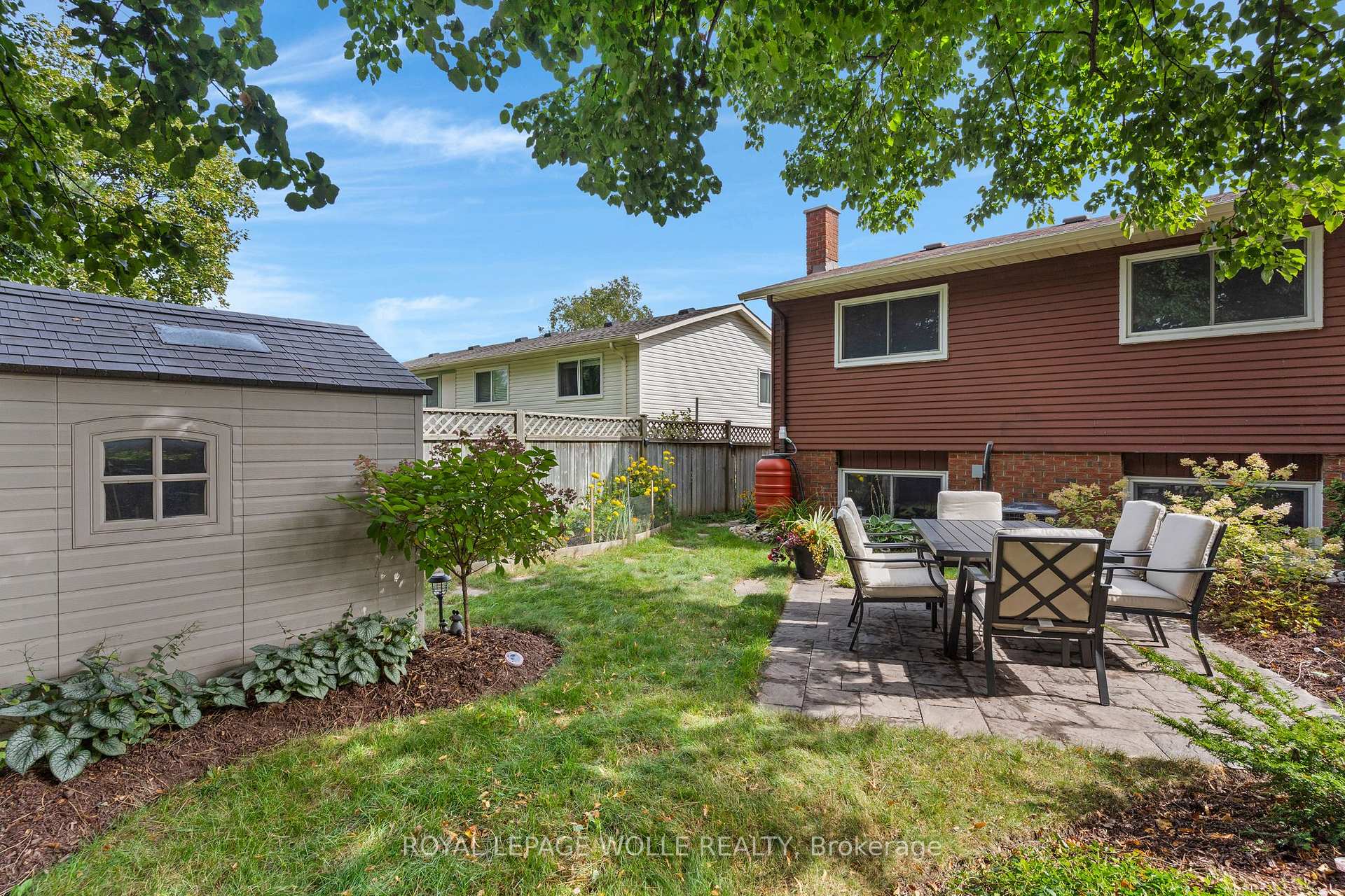 Photo 42 of Unit B, 477 Kingscourt Drive, Waterloo, Colonial Acres — HOMEH