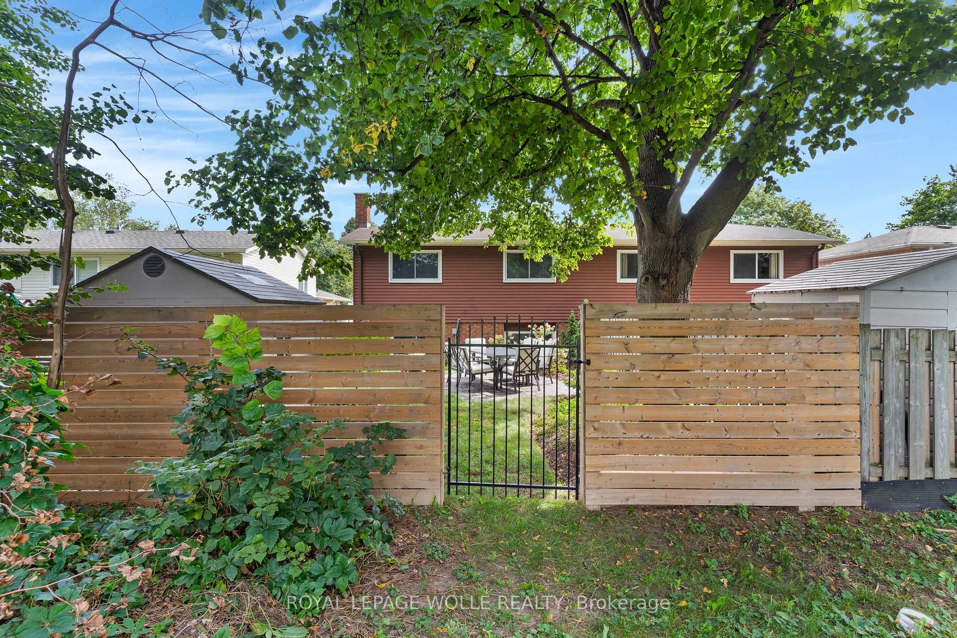 Photo 44 of Unit B, 477 Kingscourt Drive, Waterloo, Colonial Acres — HOMEH