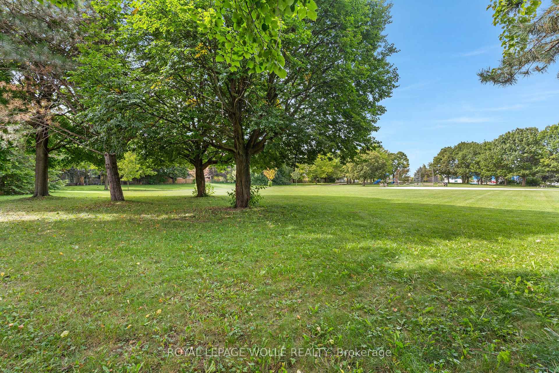 Photo 45 of Unit B, 477 Kingscourt Drive, Waterloo, Colonial Acres — HOMEH