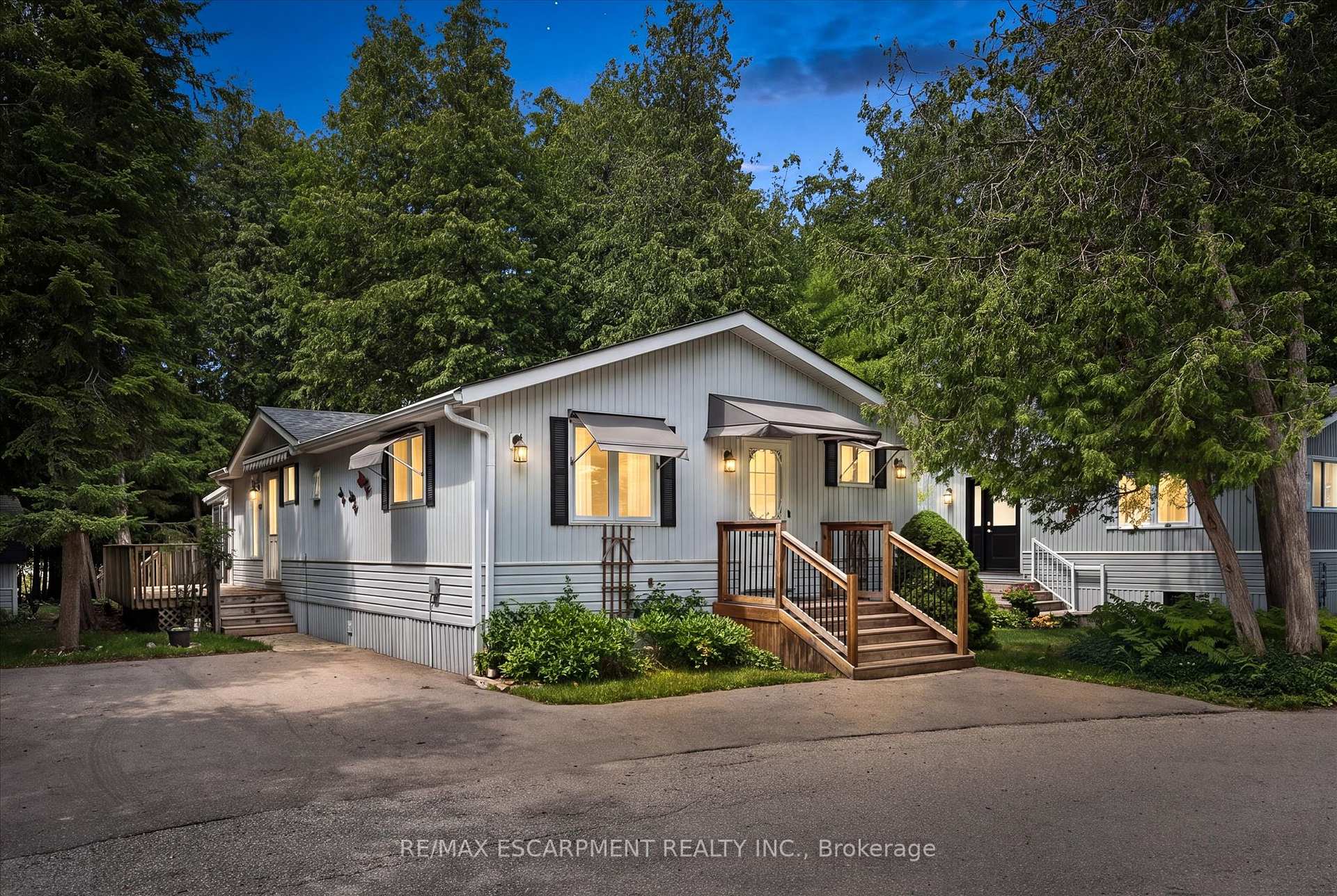 Photo 1 of 4 Spruce Avenue, Puslinch, Rural Puslinch East — HOMEH