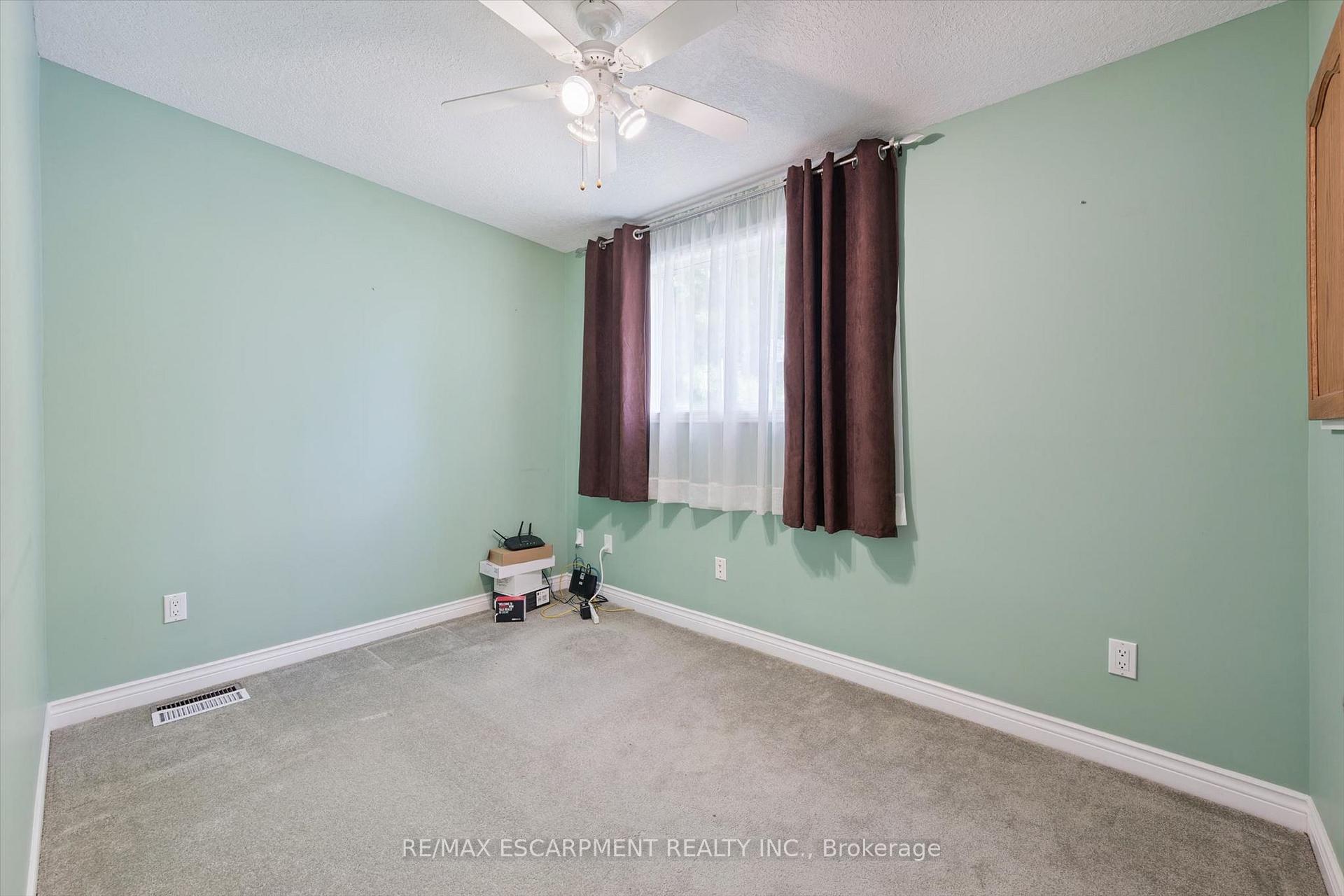 Photo 11 of 4 Spruce Avenue, Puslinch, Rural Puslinch East — HOMEH
