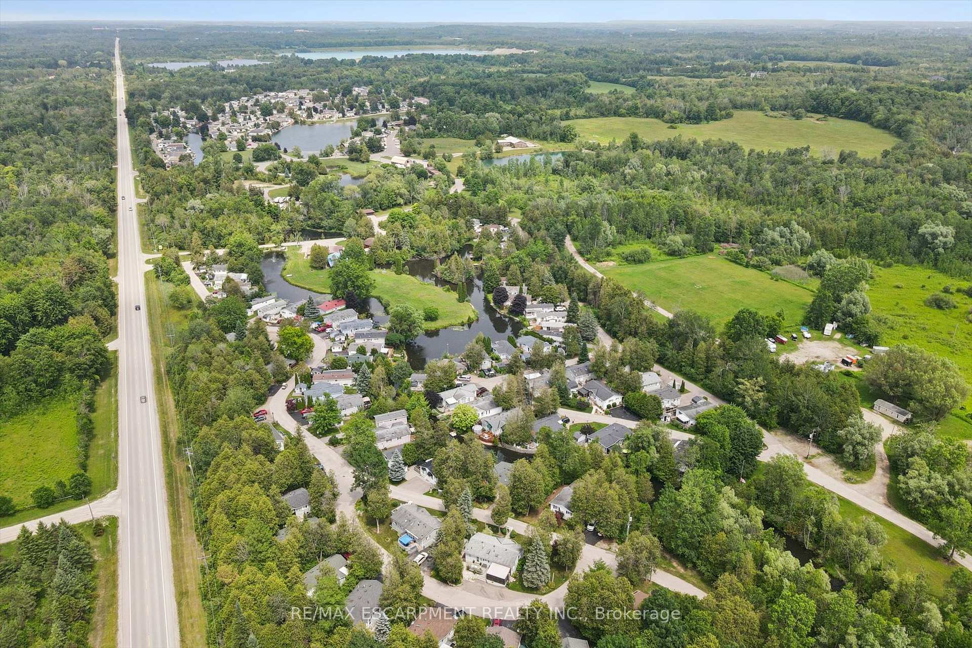 Photo 25 of 4 Spruce Avenue, Puslinch, Rural Puslinch East — HOMEH