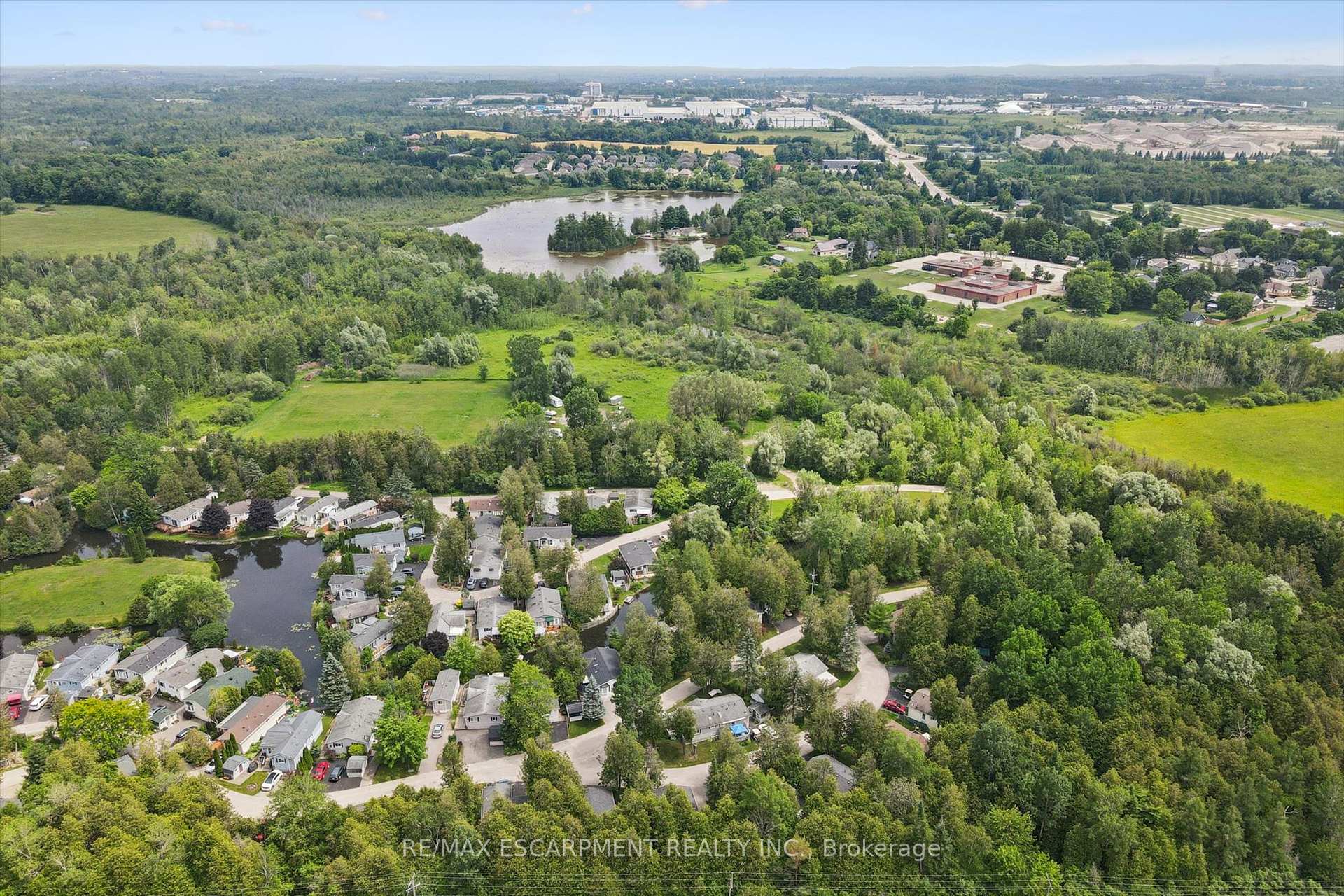 Photo 26 of 4 Spruce Avenue, Puslinch, Rural Puslinch East — HOMEH