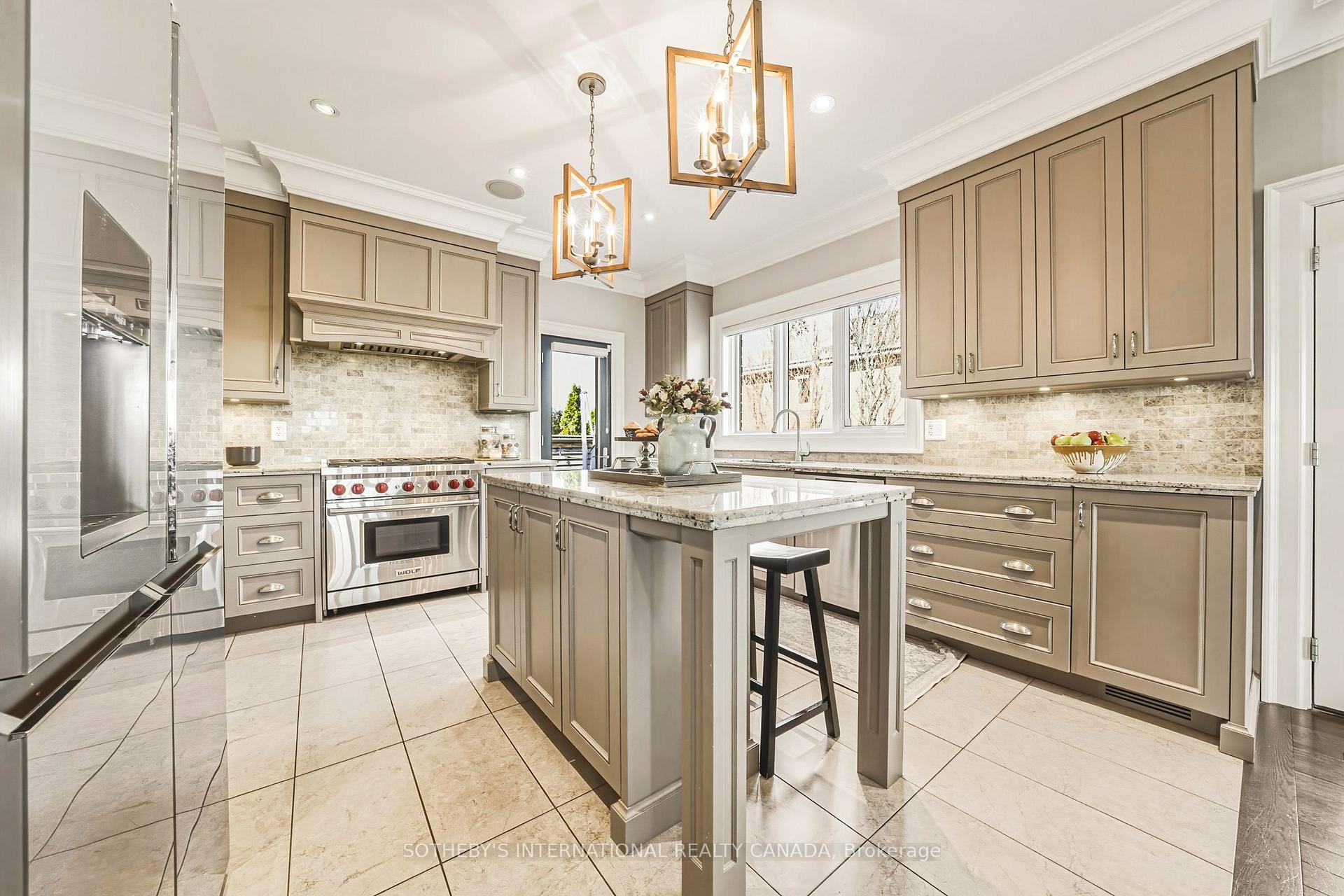 Photo 10 of 476 Patricia Drive, Burlington, Bayview — HOMEH
