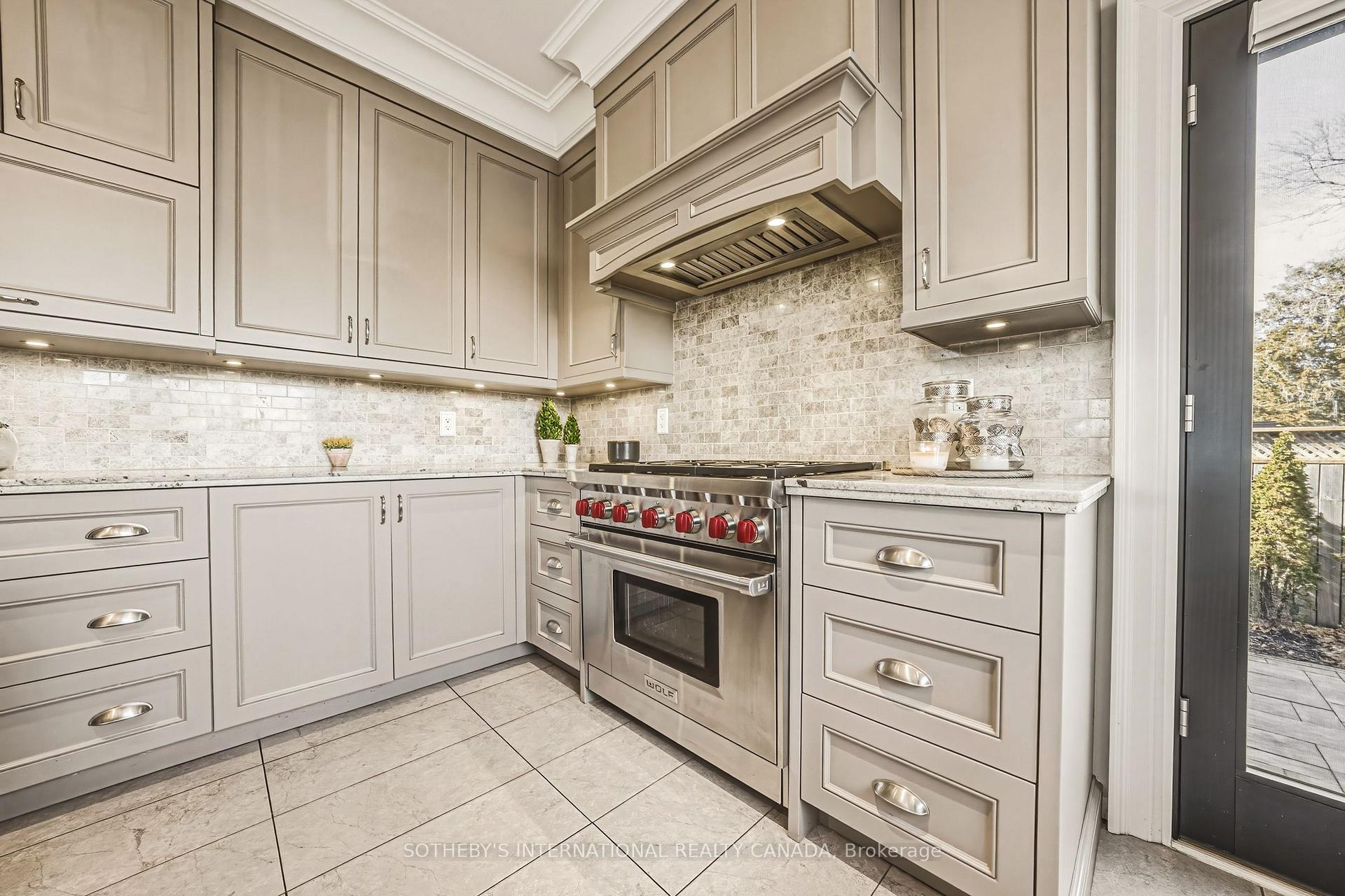 Photo 11 of 476 Patricia Drive, Burlington, Bayview — HOMEH