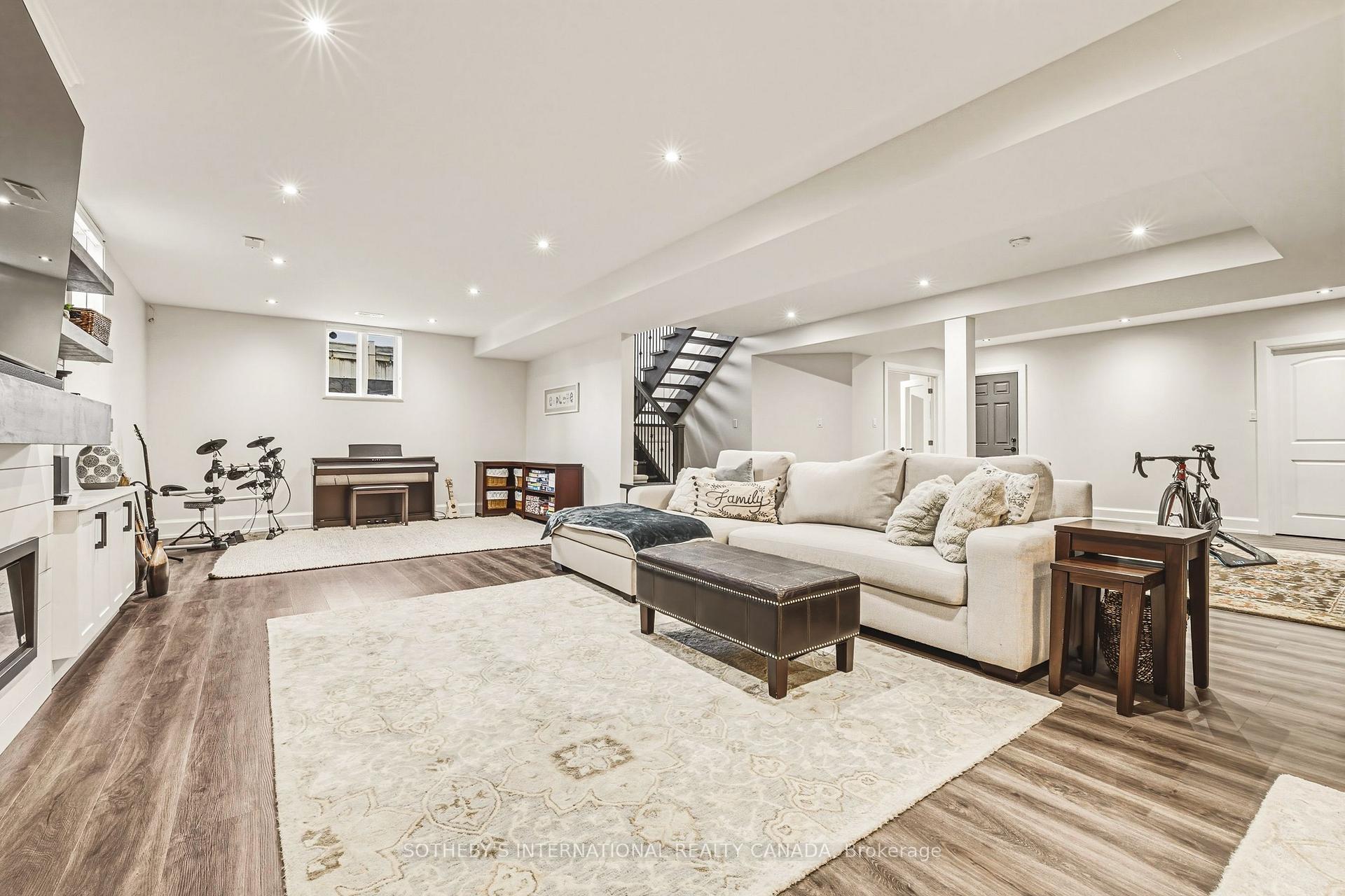 Photo 30 of 476 Patricia Drive, Burlington, Bayview — HOMEH