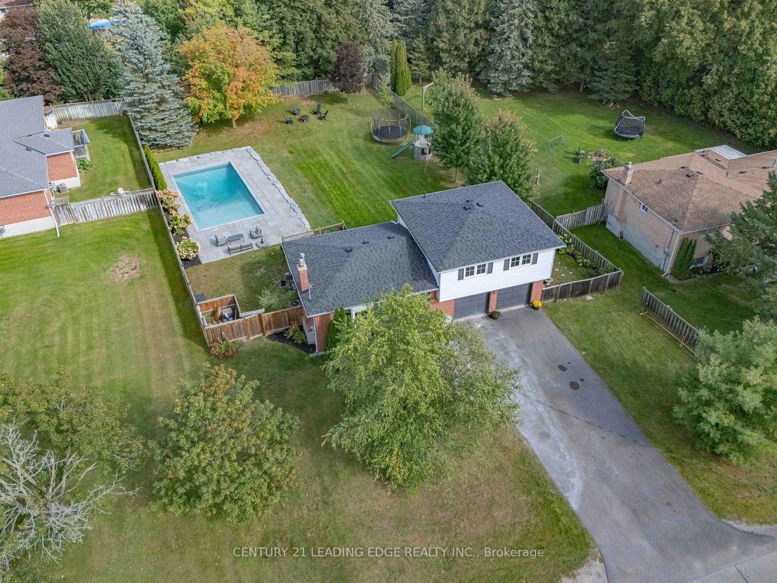 Photo 6 of 47 Centennial Avenue, East Gwillimbury, Holland Landing — HOMEH