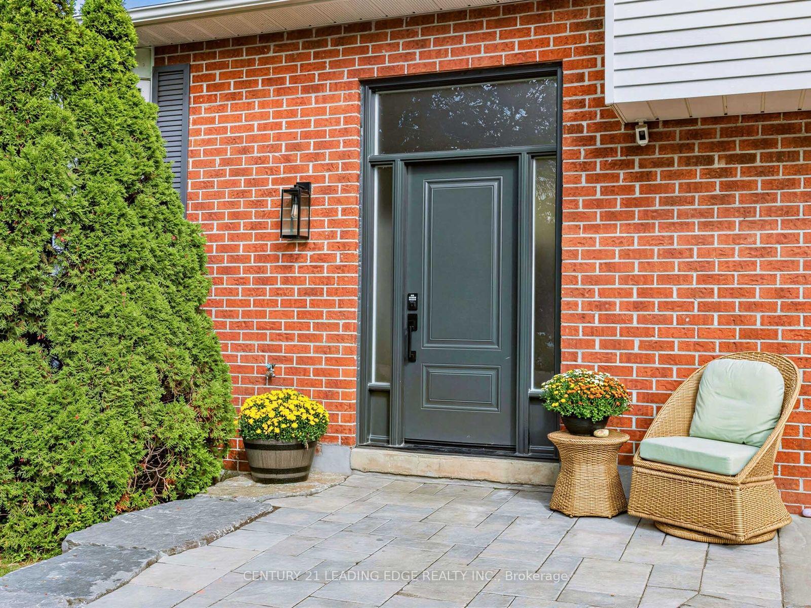 Photo 9 of 47 Centennial Avenue, East Gwillimbury, Holland Landing — HOMEH