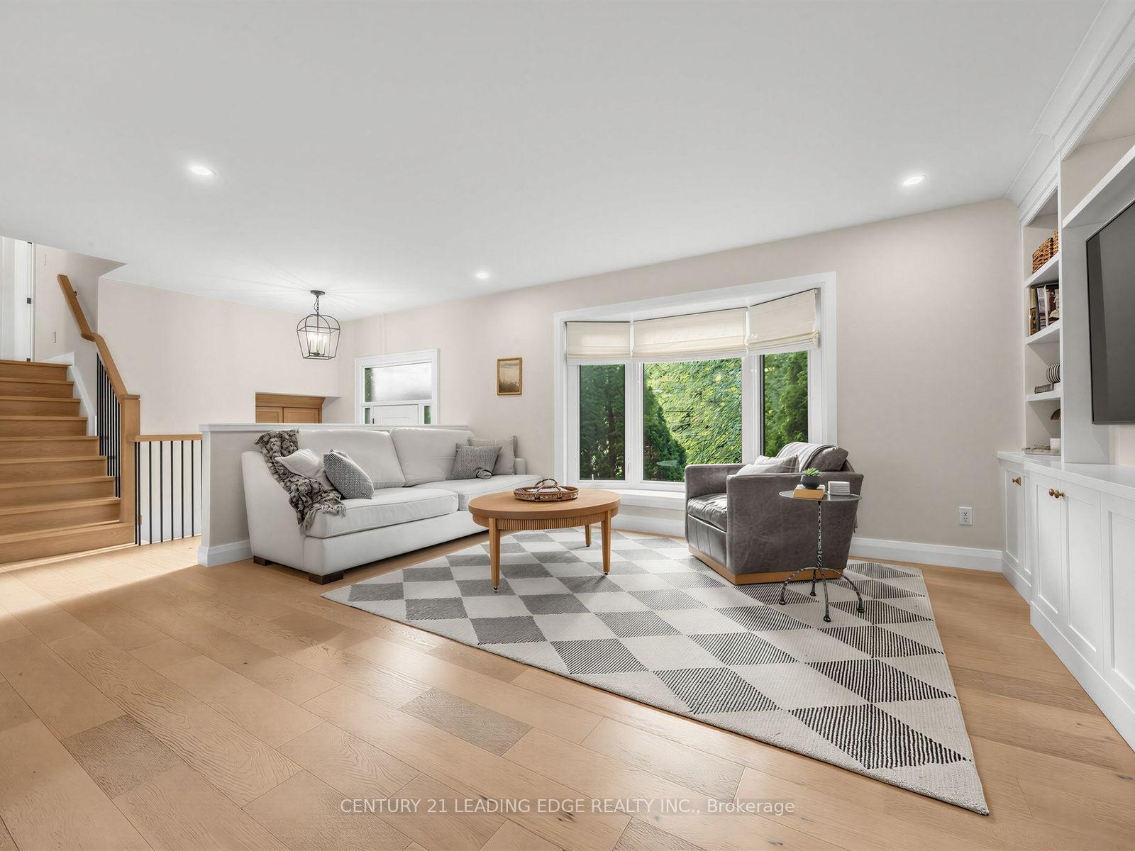 Photo 23 of 47 Centennial Avenue, East Gwillimbury, Holland Landing — HOMEH