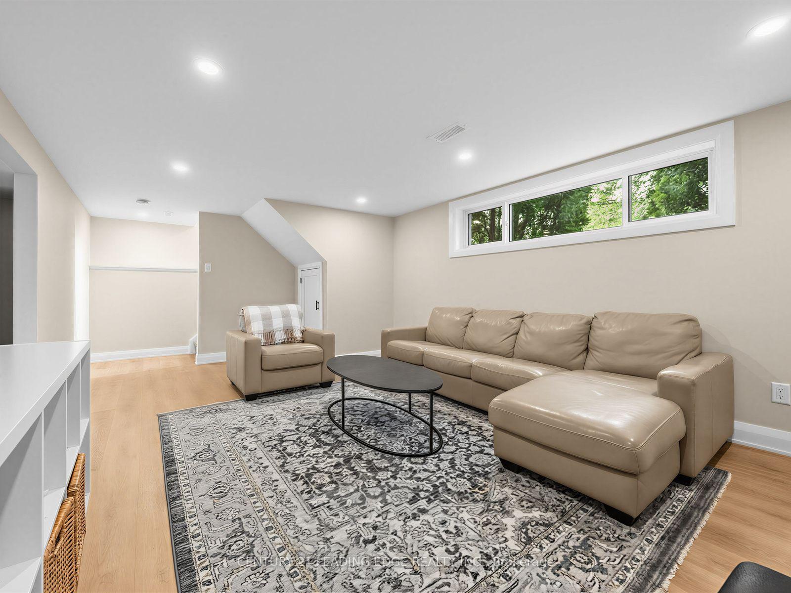 Photo 36 of 47 Centennial Avenue, East Gwillimbury, Holland Landing — HOMEH