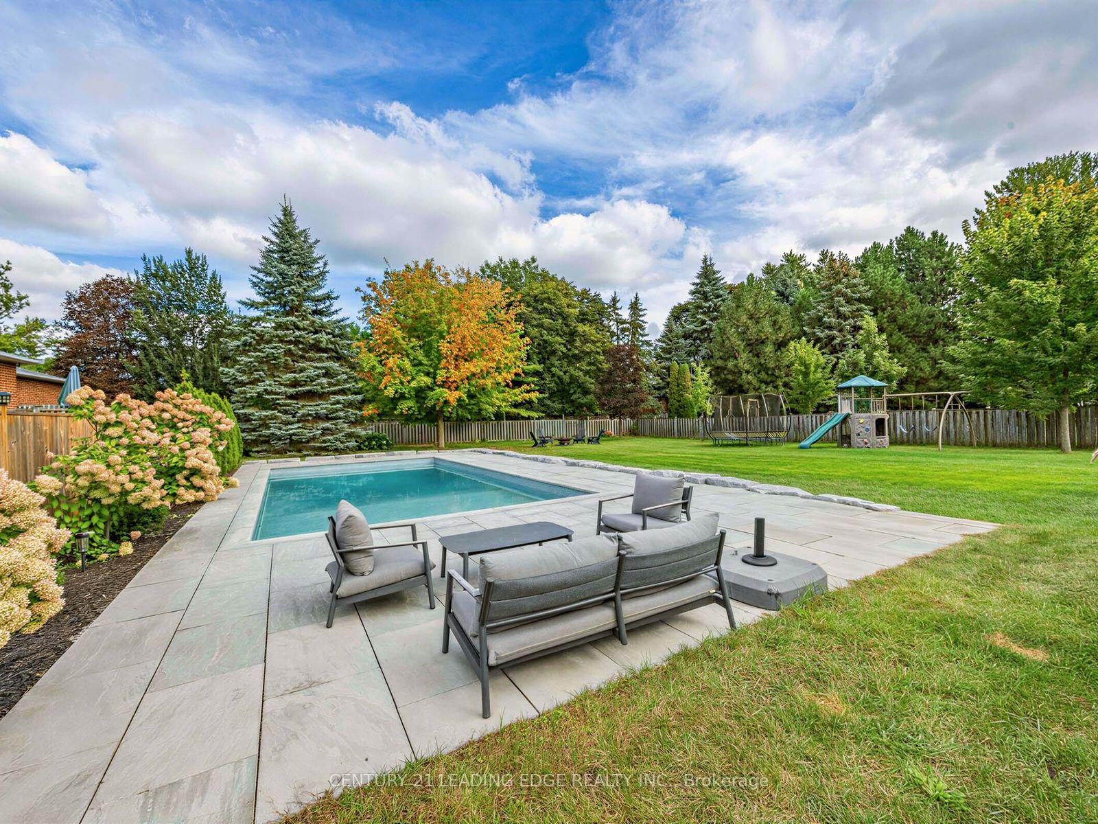 Photo 44 of 47 Centennial Avenue, East Gwillimbury, Holland Landing — HOMEH