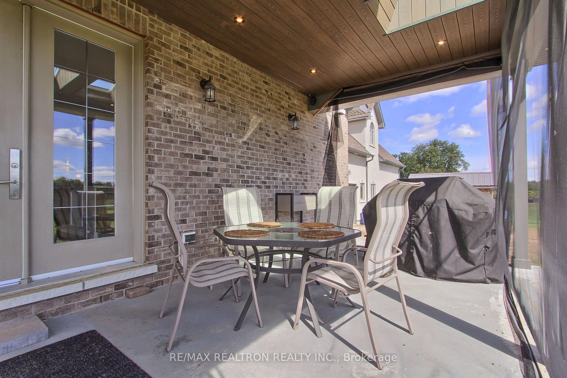 Photo 13 of 2875 Holborn Road, East Gwillimbury, Rural East Gwillimbury — HOMEH