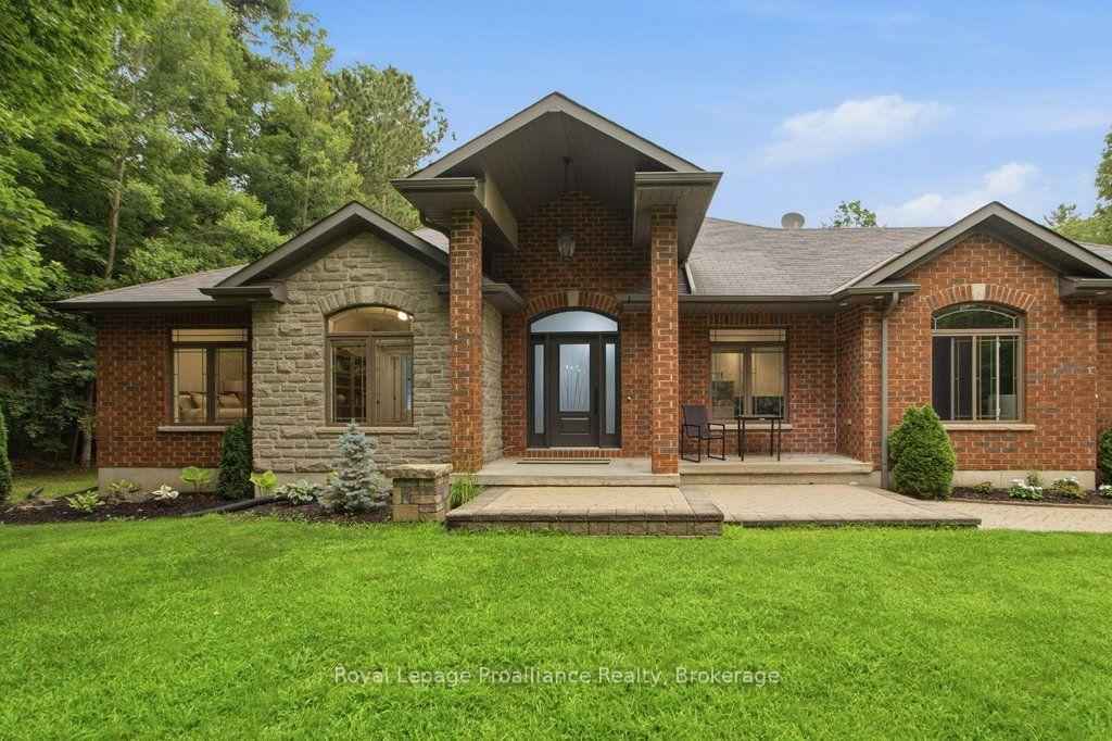 Photo 3 of 52 Oak Ridge Drive, Quinte West, Sidney Ward — HOMEH