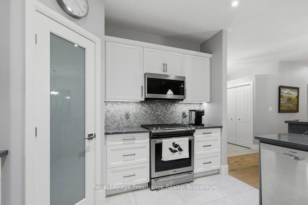 Photo 10 of 52 Oak Ridge Drive, Quinte West, Sidney Ward — HOMEH