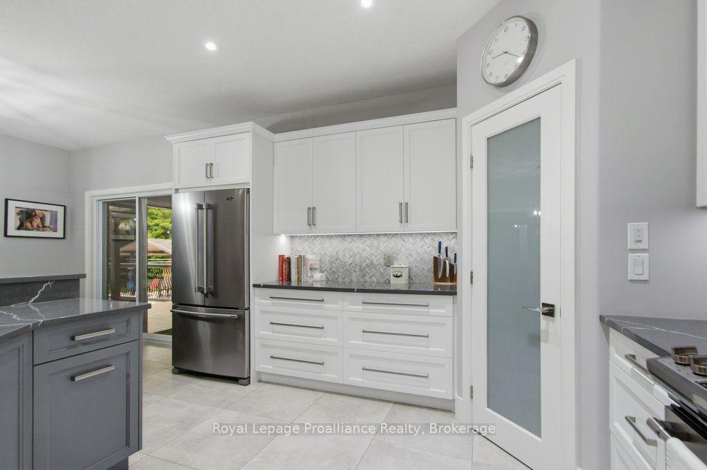 Photo 11 of 52 Oak Ridge Drive, Quinte West, Sidney Ward — HOMEH
