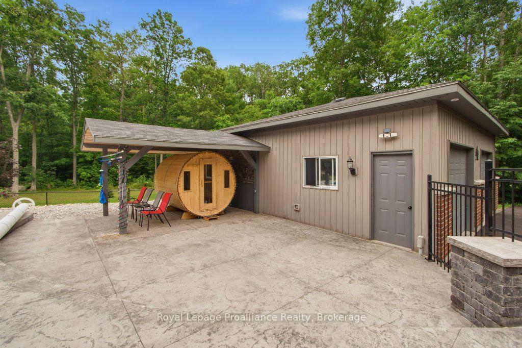 Photo 34 of 52 Oak Ridge Drive, Quinte West, Sidney Ward — HOMEH