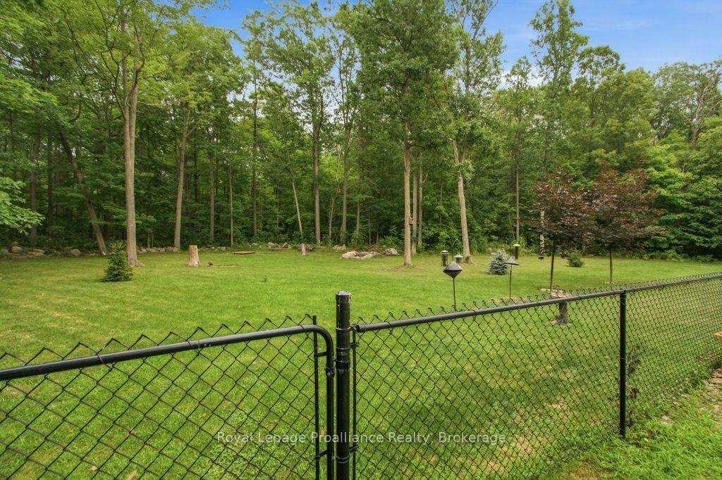 Photo 37 of 52 Oak Ridge Drive, Quinte West, Sidney Ward — HOMEH
