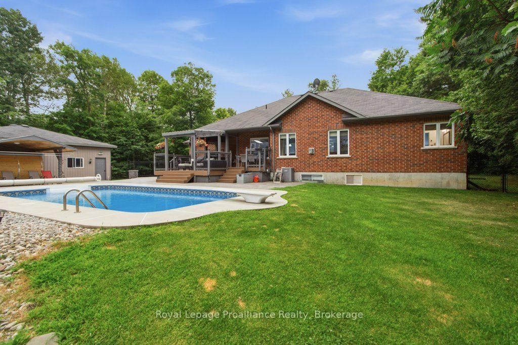 Photo 38 of 52 Oak Ridge Drive, Quinte West, Sidney Ward — HOMEH