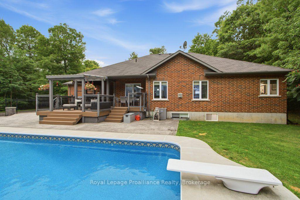 Photo 40 of 52 Oak Ridge Drive, Quinte West, Sidney Ward — HOMEH