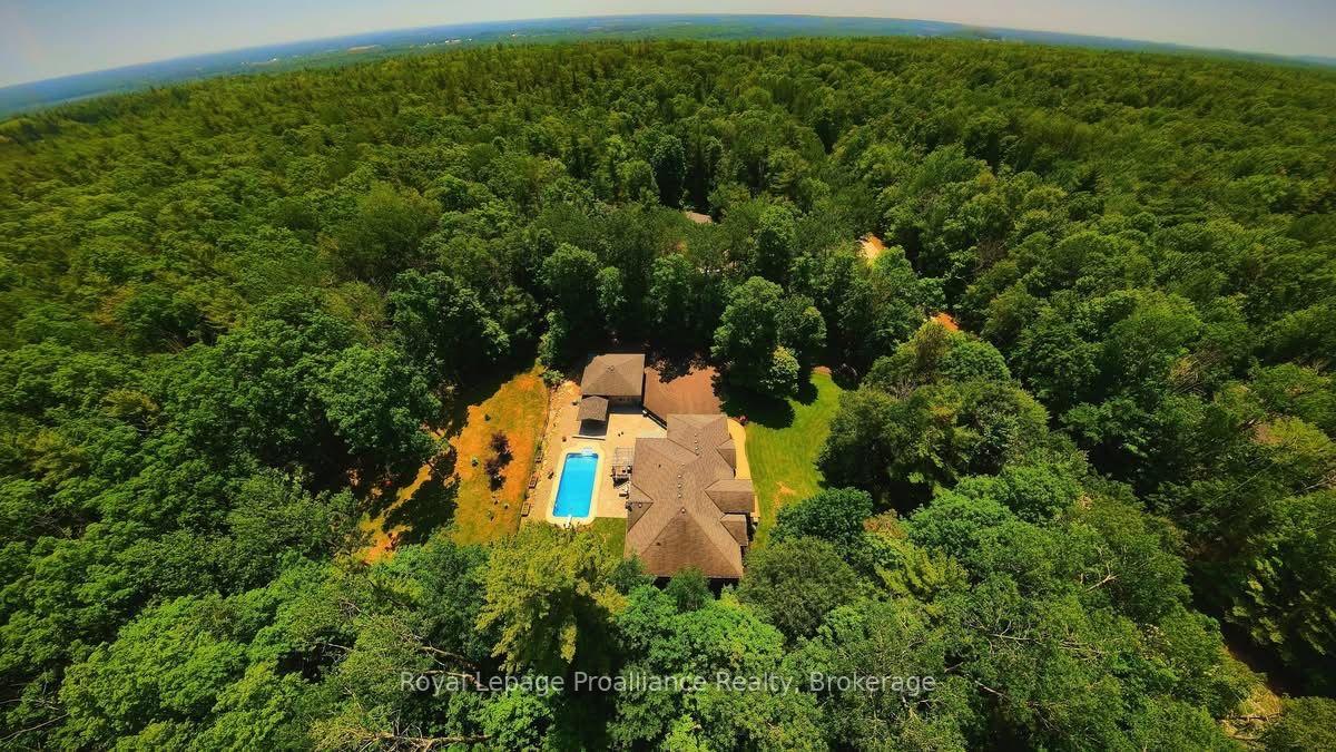 Photo 47 of 52 Oak Ridge Drive, Quinte West, Sidney Ward — HOMEH