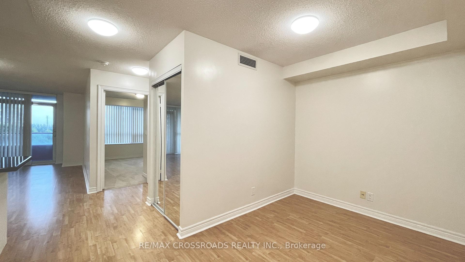 Photo of Unit 607, 33 Cox Boulevard