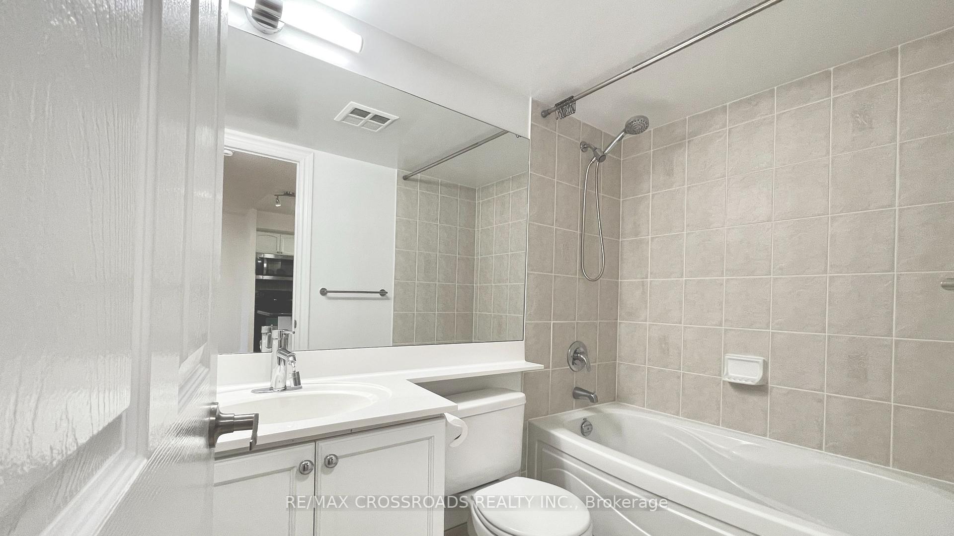 Photo 8 of Unit 607, 33 Cox Boulevard, Markham, Unionville — HOMEH