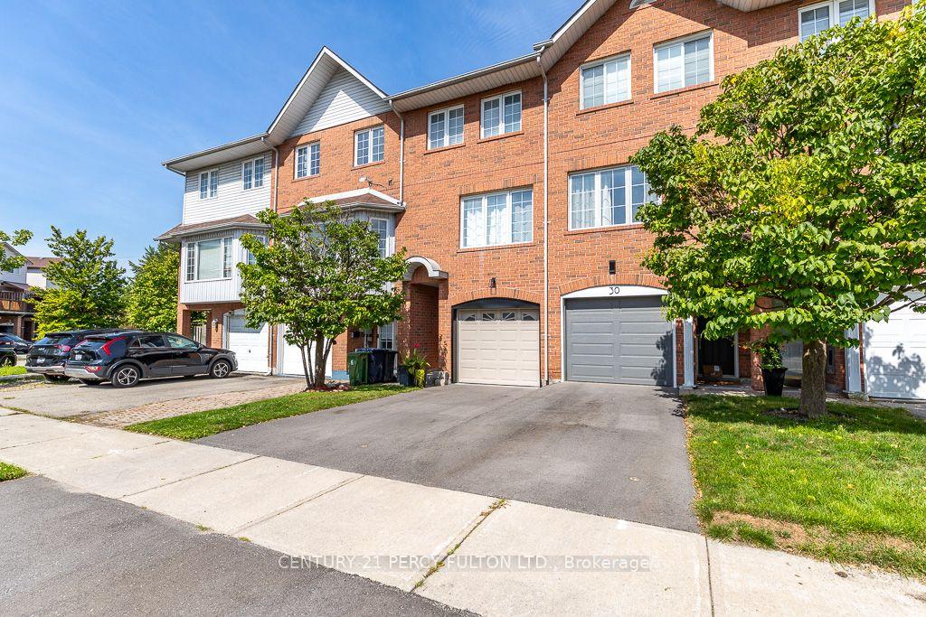 Photo 2 of 28 Rumi Crescent, North York, Victoria Village — HOMEH