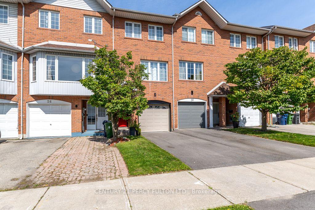 Photo 3 of 28 Rumi Crescent, North York, Victoria Village — HOMEH