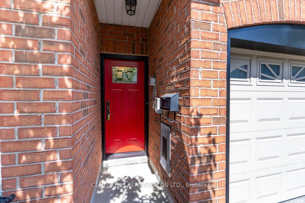 Photo 4 of 28 Rumi Crescent, North York, Victoria Village — HOMEH