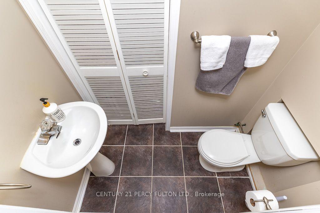 Photo 11 of 28 Rumi Crescent, North York, Victoria Village — HOMEH