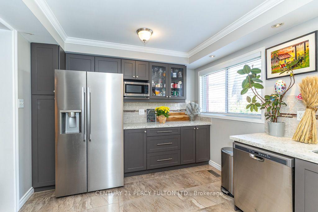 Photo 18 of 28 Rumi Crescent, North York, Victoria Village — HOMEH