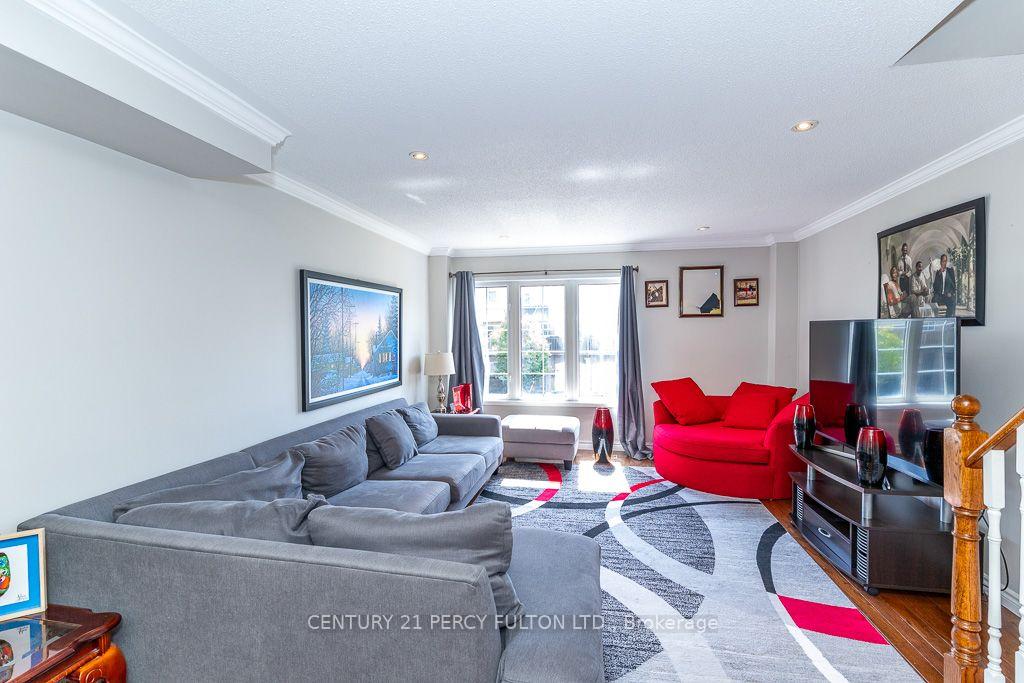 Photo 22 of 28 Rumi Crescent, North York, Victoria Village — HOMEH